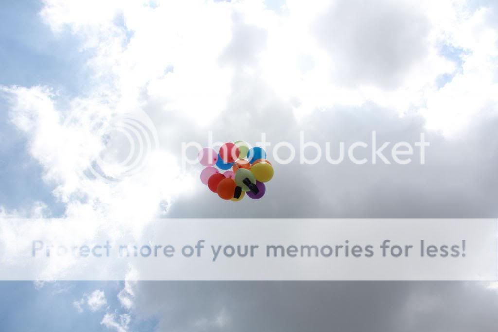 Thả cả đàn chuột lên trời  ??