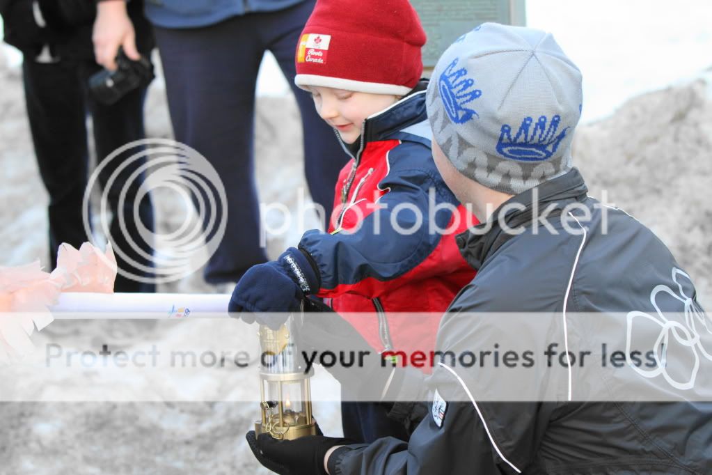 IMAGE: http://i765.photobucket.com/albums/xx294/7dKnight/IMG_64991a.jpg