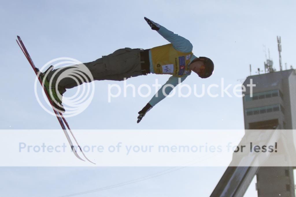 IMAGE: http://i765.photobucket.com/albums/xx294/7dKnight/World%20cup%20Aerials%202010/IMG_59711a1a.jpg