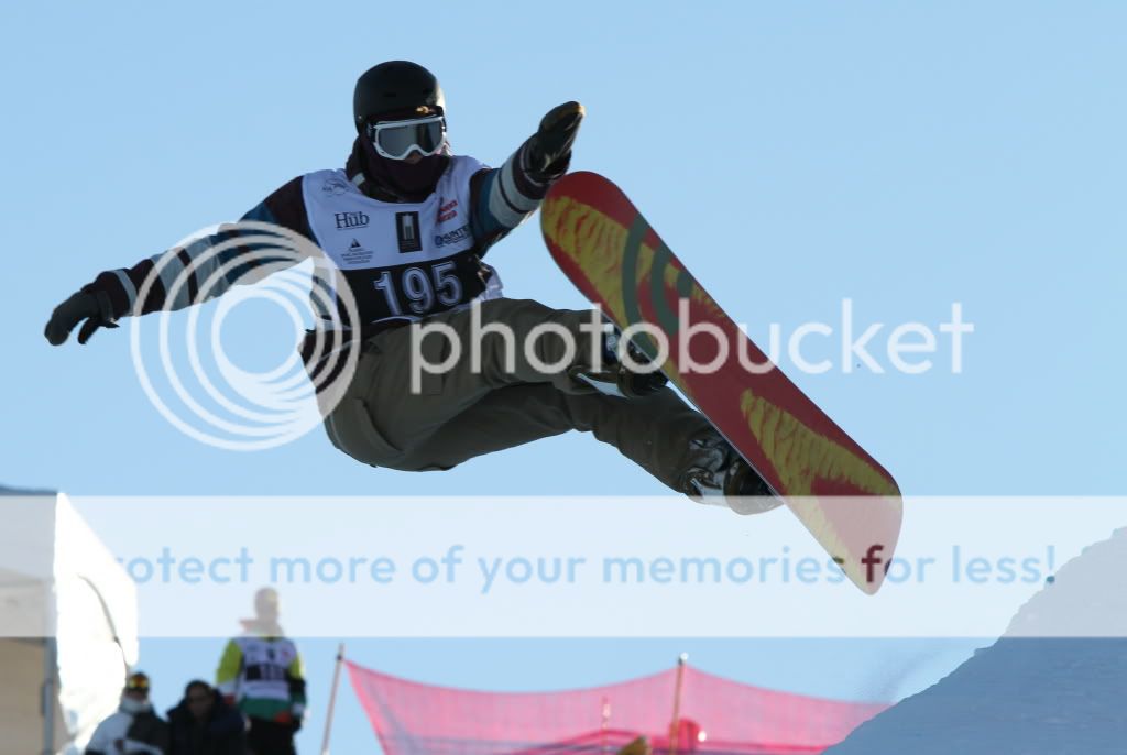 IMAGE: http://i765.photobucket.com/albums/xx294/7dKnight/snow%20boarding/IMG_76861a.jpg