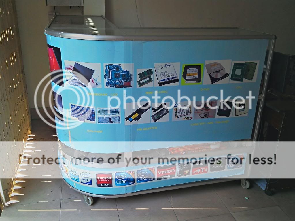 Thanh lý tủ kính trưng bày hàng linh kiện máy tính - 1